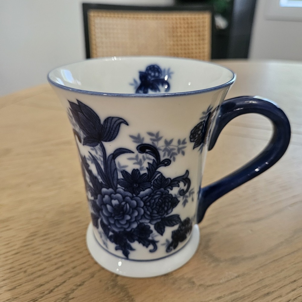 Cracker Barrel Blue & White Porcelain Coffee Mug Retired Floral